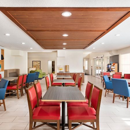 Holiday Inn Express & Suites Sarasota East By Ihg Luaran gambar